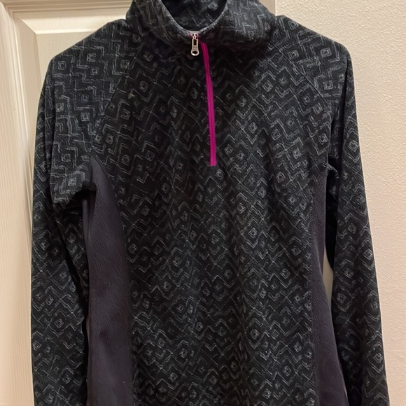 Columbia black patterned half zip up fleece. Size M - Picture 3 of 5